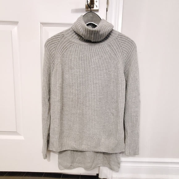 High Low Turtleneck - Picture 2 of 8